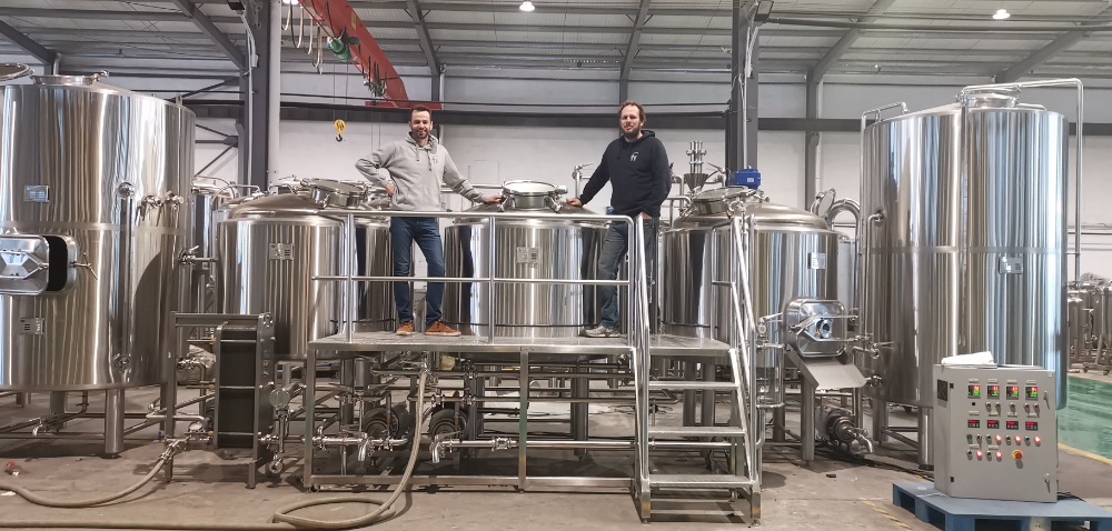 brewery system,brewery equipment,10 HL brewery system,20 HL beer Fermentation tank,20 HL Bright beer tank,Serving tank,brewery setup